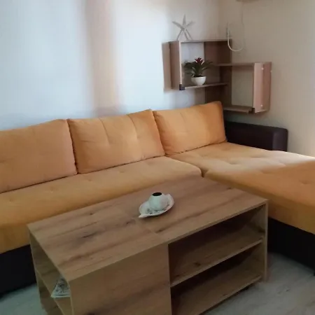 Apartment в комплекс зора 9a