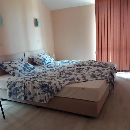 Appartamento в комплекс зора 9a *